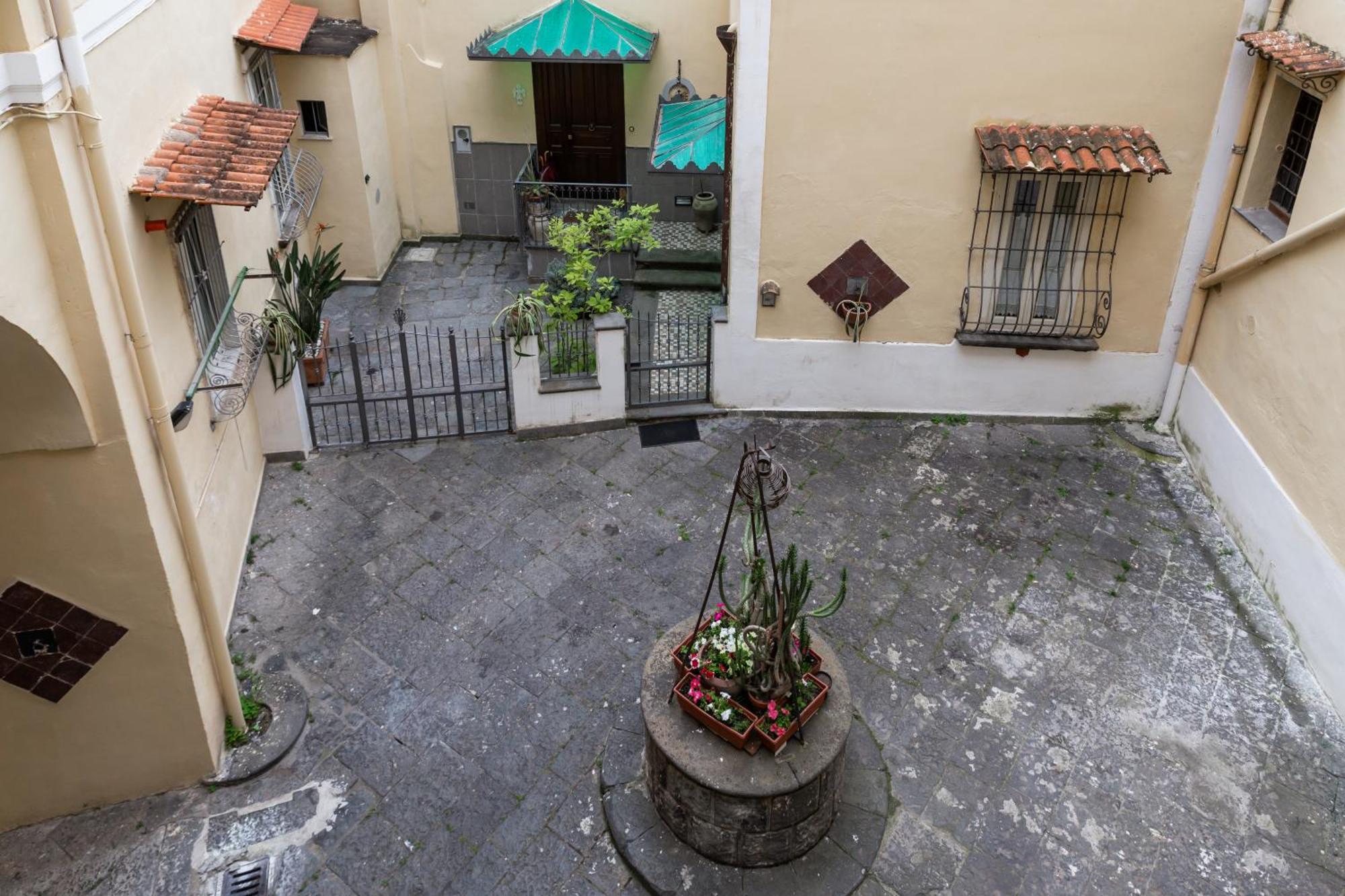 Vesuvio Plaza Room Ottaviano Bagian luar foto