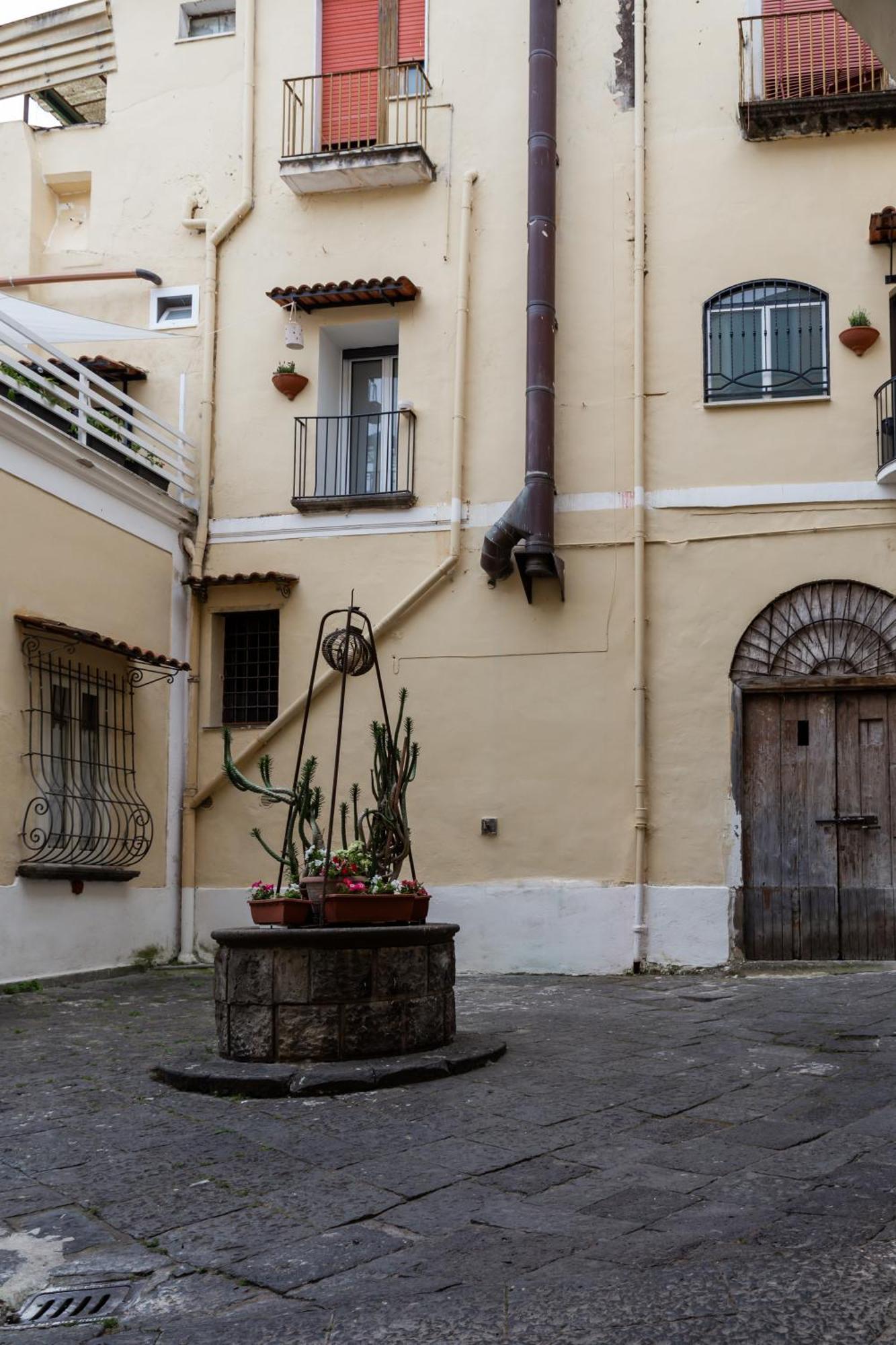 Vesuvio Plaza Room Ottaviano Bagian luar foto